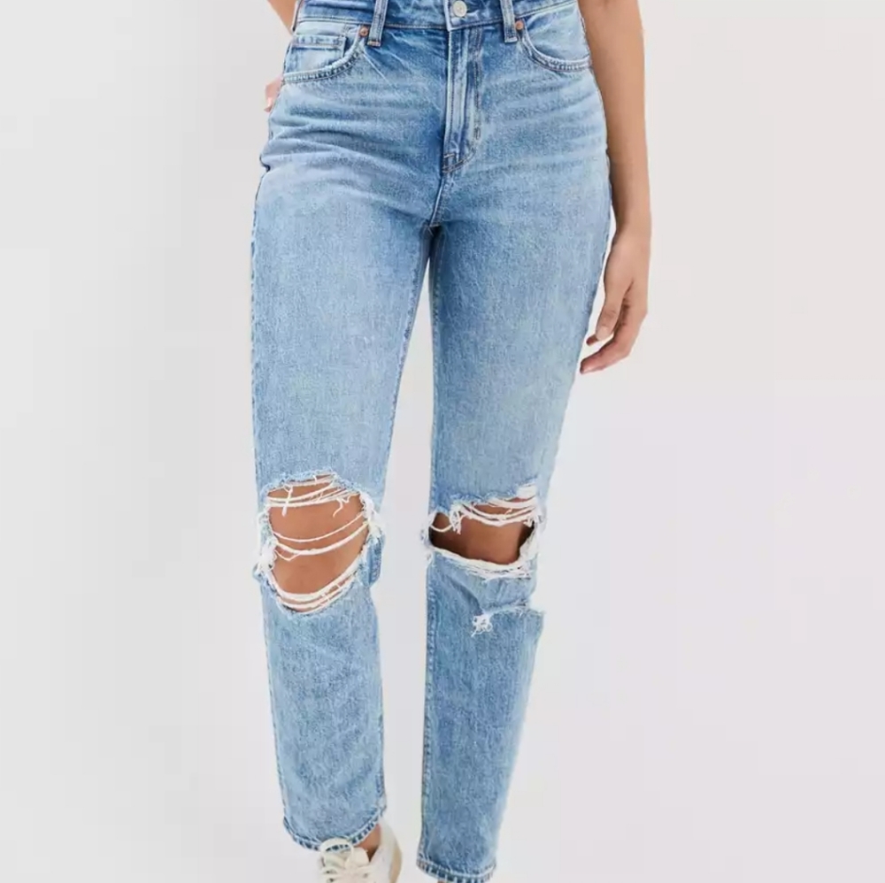 American Eagle Outfitters Light Blue High-Rise Ripped Jeans - Picture 13 of 16